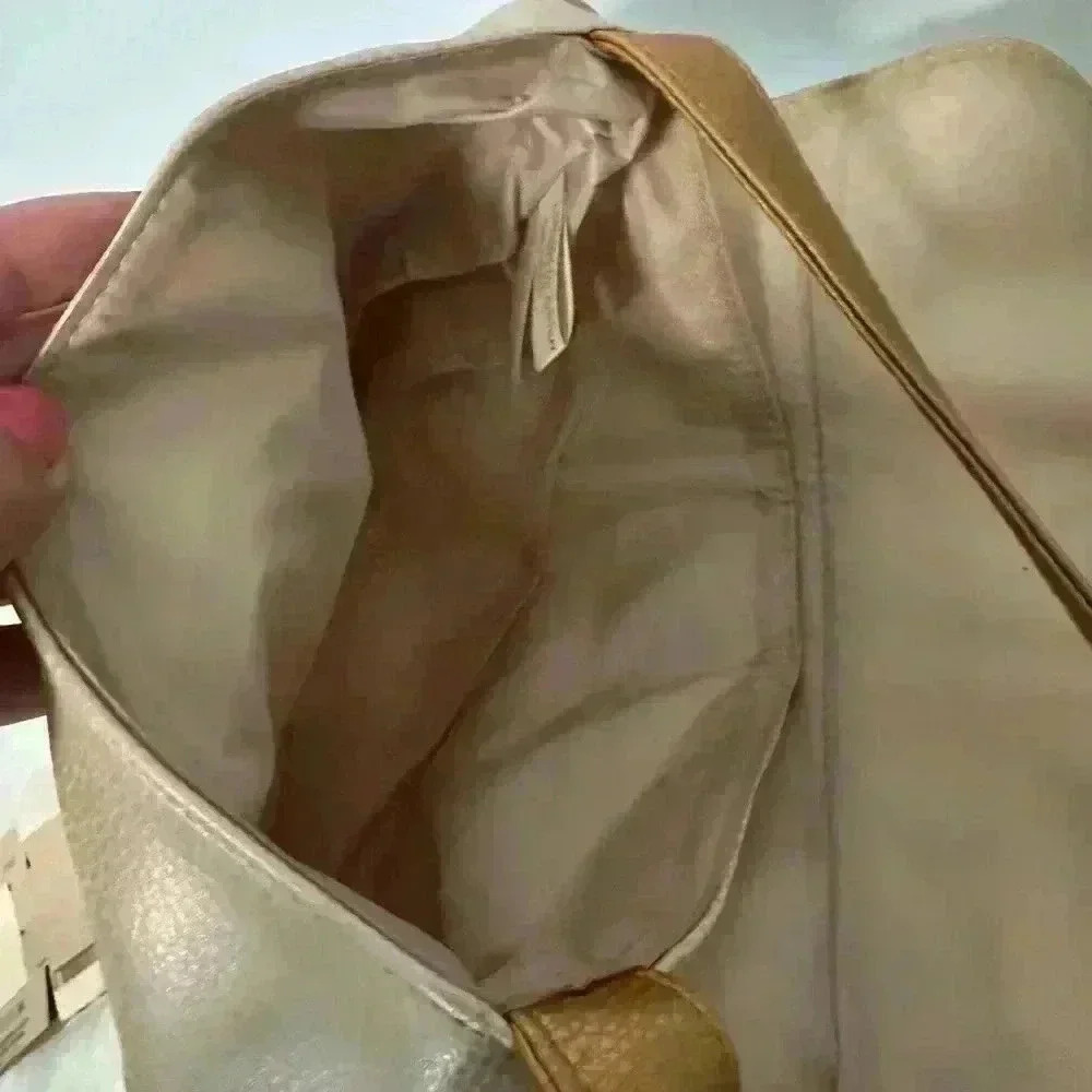 Elizabeth Arden Shoulder Bag Beige Gold Faux Leather Flap Purse Tassel Handbag - Picture 7 of 8
